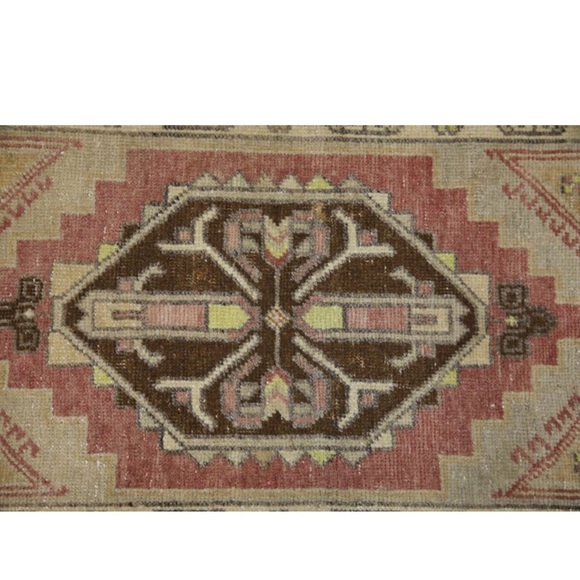 Oriental Hand Knotted Vintage Turkish Mini Rug 1'5" x 2'10" - Picture 2 of 4